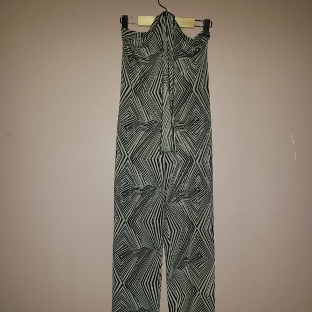 Studio F women's Size Medium Pants Jumper, Straps around the neck - Pre-Owned